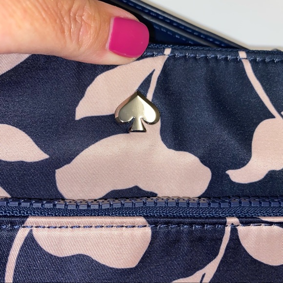 Kate Spade | Flat Crossbody in Jae Garden Vine - Picture 4 of 8